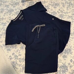 Fabletics Navy Scrub Set size small BRAND NEW